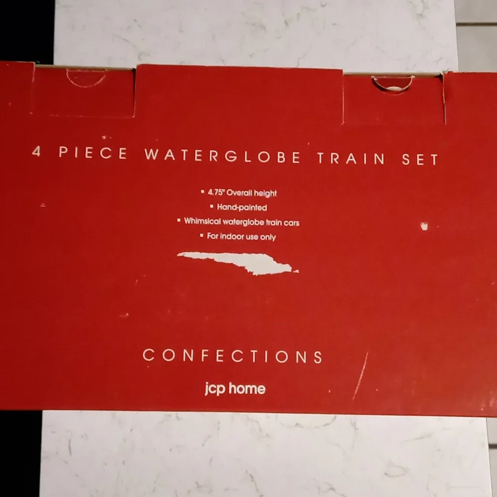 North Pole Trading 4 Piece Waterglobe Train Set
